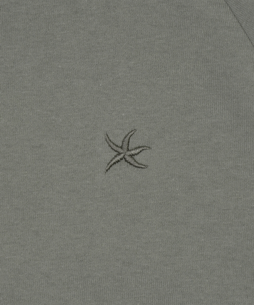 THECOLDESTMOMENT（ザコールデストモーメント）の「TCM hooded raglan long sleeve (grey)（Tシャツ/カットソー・レディース・その他・SMALL/MEDIUM/LARGE）」の4枚目の写真