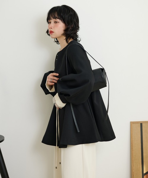 LAULEN（ローレン）の「collarless belted medium coat /ノーカラーベルト付きミディアムコート（ノーカラーコート・レディース・ベージュ/ブラック・FREE）」の4枚目の写真