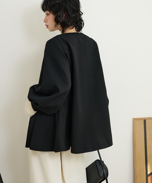 LAULEN（ローレン）の「collarless belted medium coat /ノーカラーベルト付きミディアムコート（ノーカラーコート・レディース・ベージュ/ブラック・FREE）」の6枚目の写真