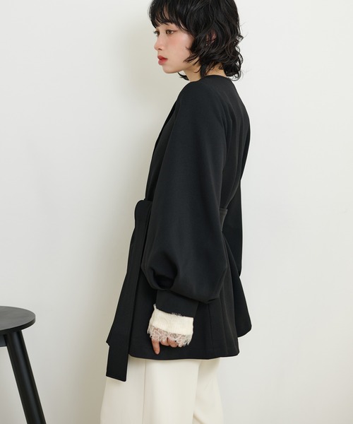 LAULEN（ローレン）の「collarless belted medium coat /ノーカラーベルト付きミディアムコート（ノーカラーコート・レディース・ベージュ/ブラック・FREE）」の16枚目の写真