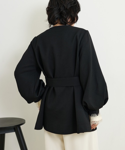 LAULEN（ローレン）の「collarless belted medium coat /ノーカラーベルト付きミディアムコート（ノーカラーコート・レディース・ベージュ/ブラック・FREE）」の17枚目の写真
