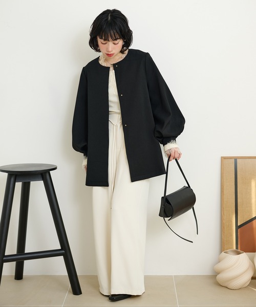 LAULEN（ローレン）の「collarless belted medium coat /ノーカラーベルト付きミディアムコート（ノーカラーコート・レディース・ベージュ/ブラック・FREE）」の20枚目の写真