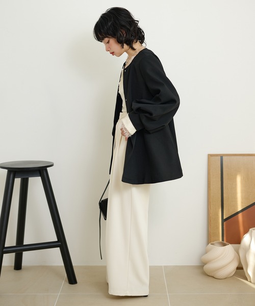 LAULEN（ローレン）の「collarless belted medium coat /ノーカラーベルト付きミディアムコート（ノーカラーコート・レディース・ベージュ/ブラック・FREE）」の21枚目の写真