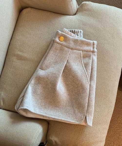 LETee（レティー）の「ワンタックショートパンツ（その他パンツ・レディース・ブラック/ライトベージュ/ブラウン・FREE）」の2枚目の写真