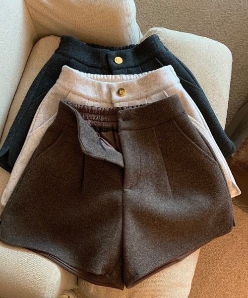 LETee（レティー）の「ワンタックショートパンツ（その他パンツ・レディース・ブラック/ライトベージュ/ブラウン・FREE）」の11枚目の写真