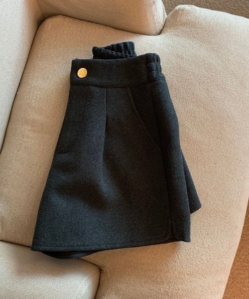 LETee（レティー）の「ワンタックショートパンツ（その他パンツ・レディース・ブラック/ライトベージュ/ブラウン・FREE）」の15枚目の写真