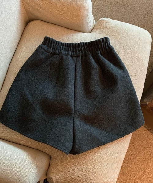 LETee（レティー）の「ワンタックショートパンツ（その他パンツ・レディース・ブラック/ライトベージュ/ブラウン・FREE）」の16枚目の写真