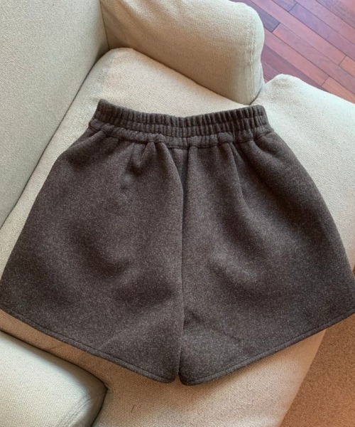 LETee（レティー）の「ワンタックショートパンツ（その他パンツ・レディース・ブラック/ライトベージュ/ブラウン・FREE）」の18枚目の写真