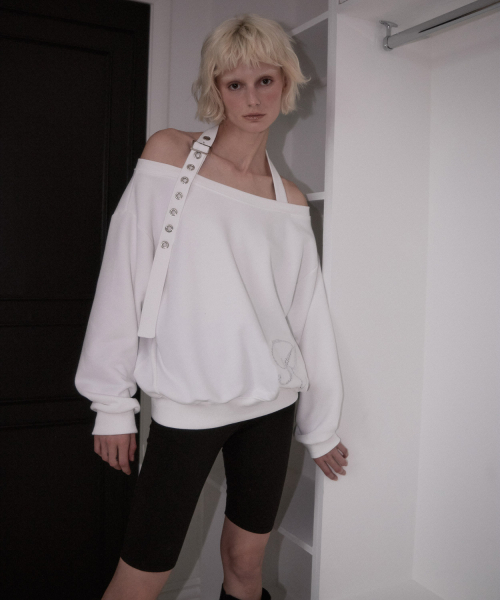 ROSEFRANTZ（ロゼフランツ）の「Eyelet Strap Open Sweatshirt [Ivory]（スウェット・レディース・アイボリー・OS）」の7枚目の写真