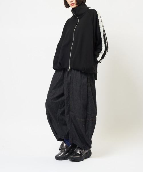 gomme（ゴム）の「フリルラインブルゾン（ブルゾン・レディース・ブラック・MEDIUM）」の4枚目の写真