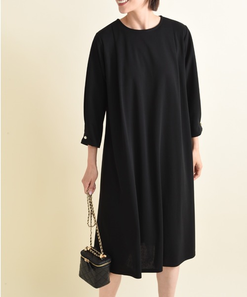 INTERPLANET(インタープラネット)の「カットジョーゼットBACKプリーツワンピース(ワンピース・レディース・ブラック/グレイッシュベージュ・FREE)」の20枚目の写真