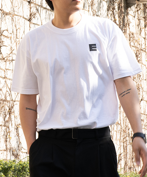 EXCURSE（エクスカース）の「EロゴオーバーサイズハーフTシャツホワイト（Tシャツ/カットソー・レディース・その他・MEDIUM/LARGE）」の3枚目の写真