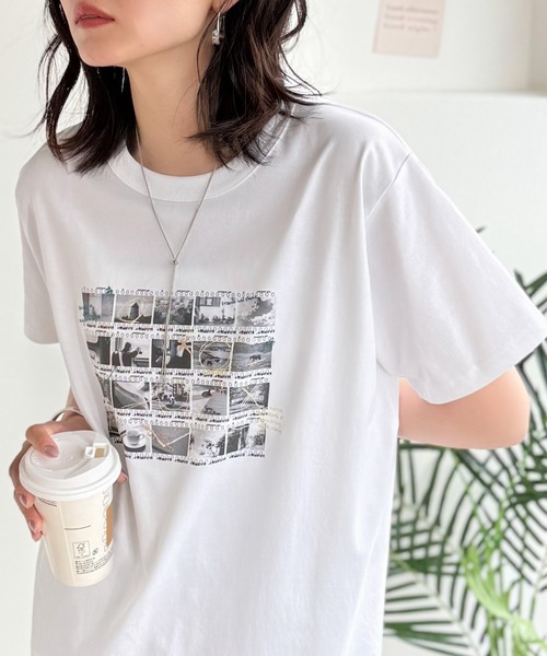 classicalelf(クラシカルエルフ)の「【接触冷感機能付き】ただのTシャツじゃ、終わらない。フィルムネガフォトプリント×ラクガキ刺繍Tシャツ(半袖)(Tシャツ/カットソー・レディース・チャコール/ブラック/オフホワイト・LARGE/MEDIUM/SMALL/X-LARGE)」の7枚目の写真