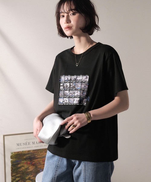 classicalelf(クラシカルエルフ)の「【接触冷感機能付き】ただのTシャツじゃ、終わらない。フィルムネガフォトプリント×ラクガキ刺繍Tシャツ(半袖)(Tシャツ/カットソー・レディース・チャコール/ブラック/オフホワイト・LARGE/MEDIUM/SMALL/X-LARGE)」の16枚目の写真