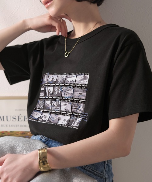classicalelf(クラシカルエルフ)の「【接触冷感機能付き】ただのTシャツじゃ、終わらない。フィルムネガフォトプリント×ラクガキ刺繍Tシャツ(半袖)(Tシャツ/カットソー・レディース・チャコール/ブラック/オフホワイト・LARGE/MEDIUM/SMALL/X-LARGE)」の13枚目の写真