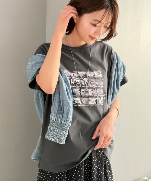 classicalelf(クラシカルエルフ)の「【接触冷感機能付き】ただのTシャツじゃ、終わらない。フィルムネガフォトプリント×ラクガキ刺繍Tシャツ(半袖)(Tシャツ/カットソー・レディース・チャコール/ブラック/オフホワイト・LARGE/MEDIUM/SMALL/X-LARGE)」の21枚目の写真