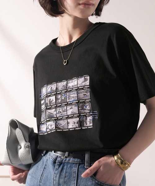 classicalelf(クラシカルエルフ)の「【接触冷感機能付き】ただのTシャツじゃ、終わらない。フィルムネガフォトプリント×ラクガキ刺繍Tシャツ(半袖)(Tシャツ/カットソー・レディース・チャコール/ブラック/オフホワイト・LARGE/MEDIUM/SMALL/X-LARGE)」の17枚目の写真