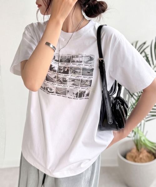classicalelf(クラシカルエルフ)の「【接触冷感機能付き】ただのTシャツじゃ、終わらない。フィルムネガフォトプリント×ラクガキ刺繍Tシャツ(半袖)(Tシャツ/カットソー・レディース・チャコール/ブラック/オフホワイト・LARGE/MEDIUM/SMALL/X-LARGE)」の6枚目の写真