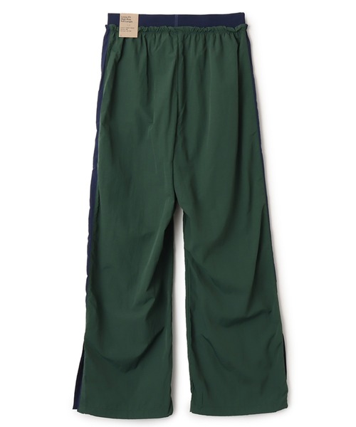 NIKE(ナイキ)の「NIKE AS W NSW PARACHUTE HR PANT / ナイキ ウィメンズ NSW パラシュート HR パンツ 【SP】(その他パンツ・レディース・グリーン/ブラック・S/M/L)」の6枚目の写真