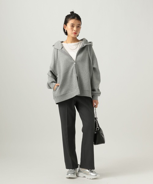 BAYFLOW（ベイフロー）の「[シワになりづらい]ストレートトラウザー（その他パンツ・レディース・ブラック/チャコール・MEDIUM/SMALL）」の3枚目の写真