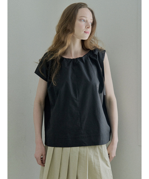 AVANT-G(アバン)の「Ribbon Unbalance Blouse - BLACK(シャツ/ブラウス・レディース・その他・FREE)」の1枚目の写真
