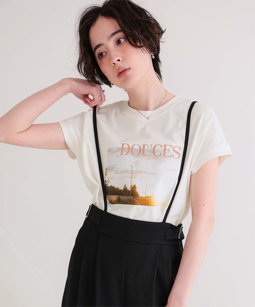 titivate(ティティベイト)の「汗染み防止フォトプリントフレンチスリーブトップス(Tシャツ/カットソー・レディース・ホワイト系その他/ホワイト/グレイッシュベージュ/チャコール/グレー・FREE)」の2枚目の写真