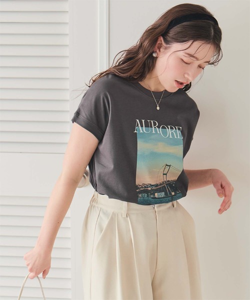 titivate(ティティベイト)の「汗染み防止フォトプリントフレンチスリーブトップス(Tシャツ/カットソー・レディース・ホワイト系その他/ホワイト/グレイッシュベージュ/チャコール/グレー・FREE)」の4枚目の写真