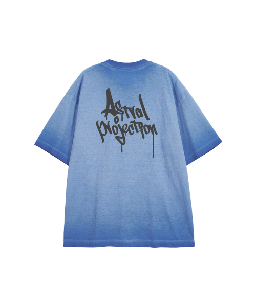 ASTRAL PROJECTION(アストラルプロジェクション)の「ペングラフィティレタリングピグメントルーズフィット半袖Tシャツ_ブルー(Tシャツ/カットソー・メンズ・その他・M/L/XL/XXL)」の1枚目の写真