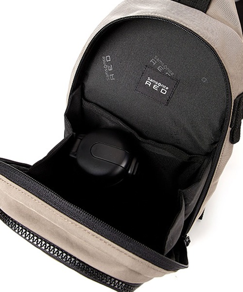 Samsonite(サムソナイト)の「サムソナイトレッド MARSTON 3 スリングバッグ(ボディバッグ/ウエストポーチ・メンズ・ブラウン/ブラック・ONE SIZE)」の18枚目の写真