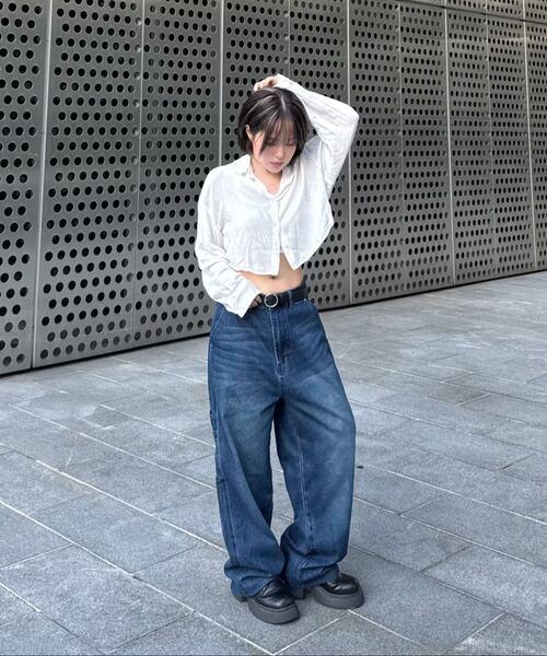 URBANAGE(アーバンエイジ)の「カーペンター ワイドデニムパンツ_ミディアムブルー(デニムパンツ・レディース・その他・SMALL/MEDIUM/LARGE/X-LARGE)」の6枚目の写真