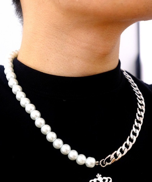 Fun & Daily（ファンアンドデイリー）の「F&D : ハーフパールチェーンネックレス（ネックレス・メンズ・シルバー・FREE）」の2枚目の写真