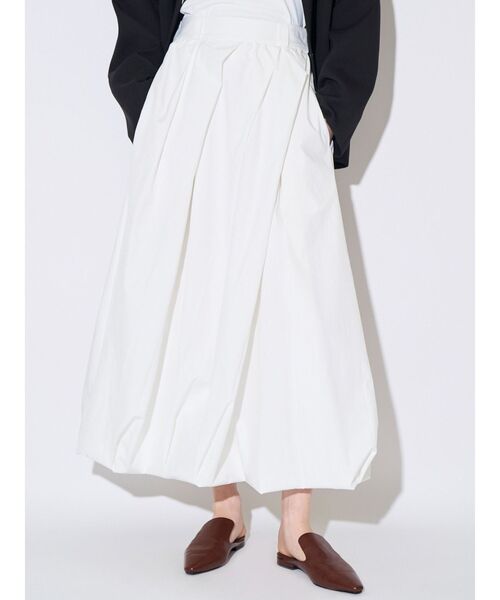 ELENDEEK（エレンディーク）の「ツイストタックバルーンスカート（スカート・レディース・ブラック/オフホワイト・02/01）」の2枚目の写真