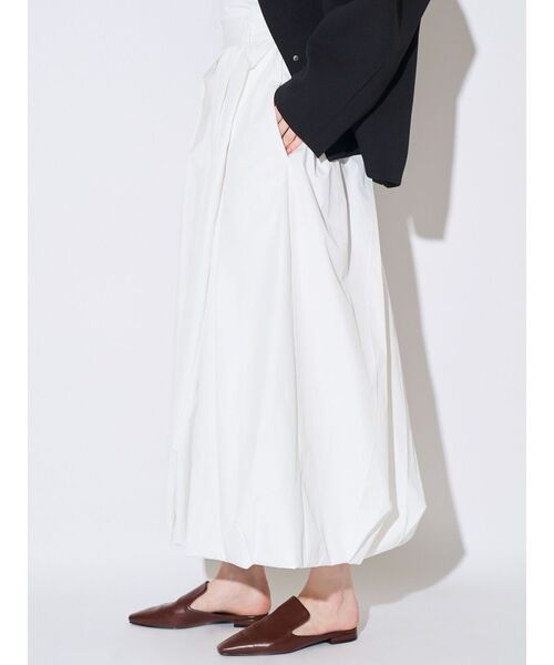 ELENDEEK（エレンディーク）の「ツイストタックバルーンスカート（スカート・レディース・ブラック/オフホワイト・02/01）」の5枚目の写真