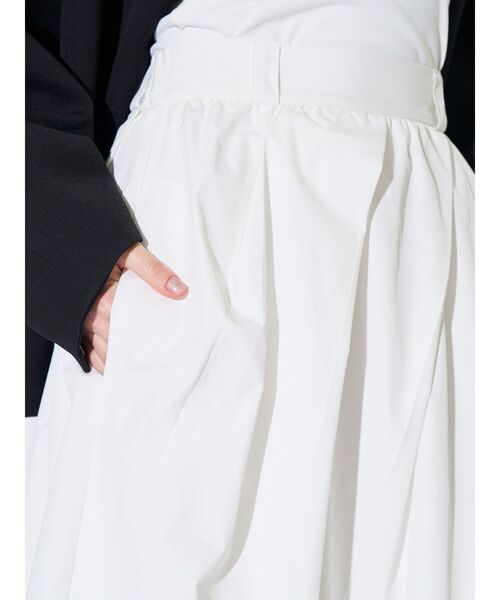 ELENDEEK（エレンディーク）の「ツイストタックバルーンスカート（スカート・レディース・ブラック/オフホワイト・02/01）」の11枚目の写真