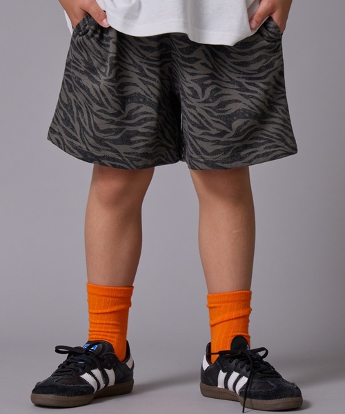PAIRMANON STREET(ペアマノンストリート)の「裏毛 総柄 ストリートショートパンツ【PAIRMANON STREET】(スウェットパンツ・キッズ・ベージュ系その他/ブラウン/グレー系その他2/ベージュ/ネイビー/グレー/チャコールグレー/グレー系その他/カーキ/ブラック・100/110/120/130/140/150/160/90)」の1枚目の写真