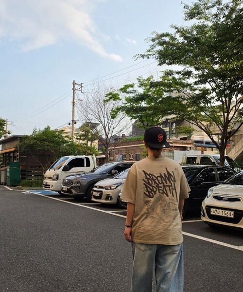 BROWNBREATH(ブラウンブレス)の「KITTY TAG TEE - BEIGE(Tシャツ/カットソー・レディース・その他・M/L/XL/2XL/S)」の9枚目の写真