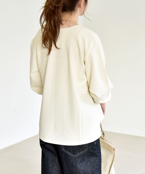 quaranciel(カランシエル)の「quaranciel:〈洗濯機可能〉カットジョーゼット Vネック ジップ カーディガン(カーディガン/ボレロ・レディース・ベージュ/ブラック・ONE SIZE)」の16枚目の写真