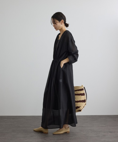 SALON adam et rope'（サロン アダム エ ロペ）の「【WEB限定】サブリエギャザーワンピース（ワンピース・レディース・ブラック/ブラウン・FREE）」の20枚目の写真