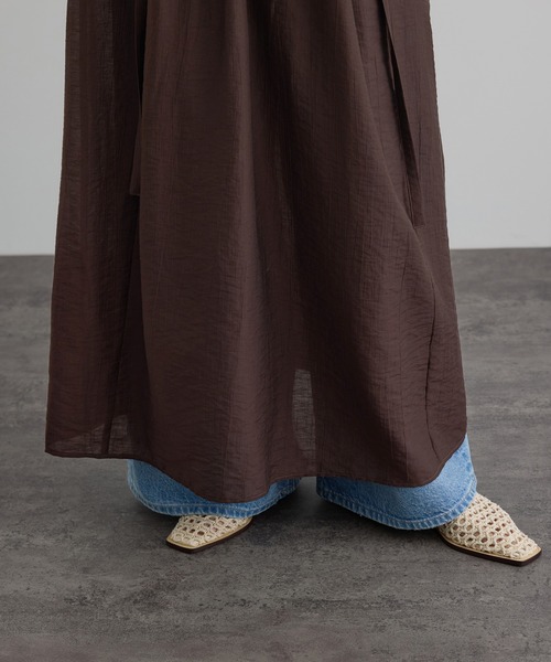 SALON adam et rope'（サロン アダム エ ロペ）の「【WEB限定】サブリエギャザーワンピース（ワンピース・レディース・ブラック/ブラウン・FREE）」の5枚目の写真