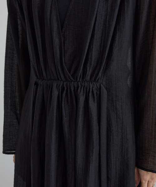 SALON adam et rope'（サロン アダム エ ロペ）の「【WEB限定】サブリエギャザーワンピース（ワンピース・レディース・ブラック/ブラウン・FREE）」の12枚目の写真