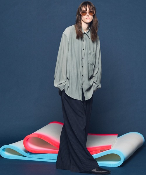 MAISON SPECIAL(メゾンスペシャル)の「《UNISEX》Split Georgette Prime-Over Regular Collar Shirt/スプリットジョーゼットプライムオーバーレギュラーシャツ【MAISON SPECIAL/メゾンスペシャル】(シャツ/ブラウス・メンズ・ライトグリーン/パープル/グレイッシュベージュ/ブラック・2/1/0)」の18枚目の写真