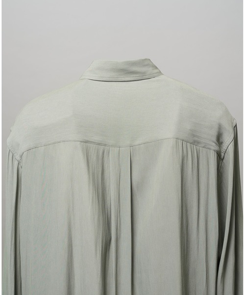 MAISON SPECIAL(メゾンスペシャル)の「《UNISEX》Split Georgette Prime-Over Regular Collar Shirt/スプリットジョーゼットプライムオーバーレギュラーシャツ【MAISON SPECIAL/メゾンスペシャル】(シャツ/ブラウス・メンズ・ライトグリーン/パープル/グレイッシュベージュ/ブラック・2/1/0)」の15枚目の写真