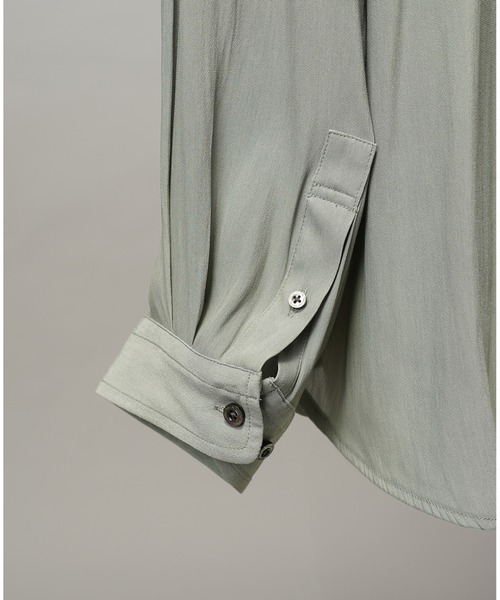 MAISON SPECIAL(メゾンスペシャル)の「《UNISEX》Split Georgette Prime-Over Regular Collar Shirt/スプリットジョーゼットプライムオーバーレギュラーシャツ【MAISON SPECIAL/メゾンスペシャル】(シャツ/ブラウス・メンズ・ライトグリーン/パープル/グレイッシュベージュ/ブラック・2/1/0)」の13枚目の写真