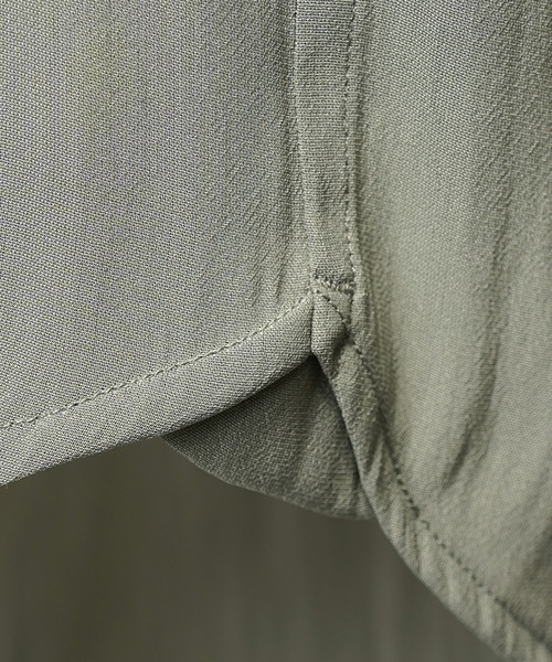 MAISON SPECIAL(メゾンスペシャル)の「《UNISEX》Split Georgette Prime-Over Regular Collar Shirt/スプリットジョーゼットプライムオーバーレギュラーシャツ【MAISON SPECIAL/メゾンスペシャル】(シャツ/ブラウス・メンズ・ライトグリーン/パープル/グレイッシュベージュ/ブラック・2/1/0)」の14枚目の写真