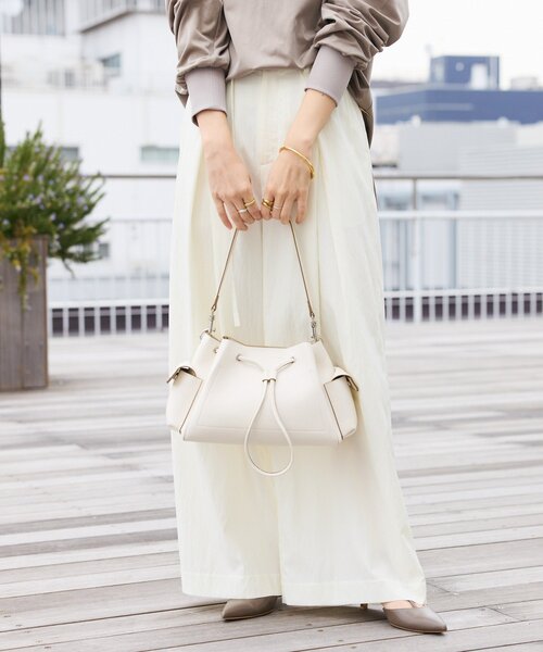 RIVE DROITE(リヴドロワ)の「予約【収納力抜群】2WAYサイドポケット巾着ショルダー(ショルダーバッグ・レディース・ホワイト/ベージュ/ブラウン・FREE)」の9枚目の写真