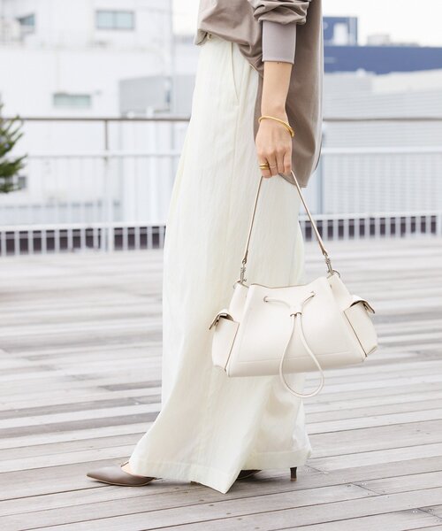 RIVE DROITE(リヴドロワ)の「予約【収納力抜群】2WAYサイドポケット巾着ショルダー(ショルダーバッグ・レディース・ホワイト/ベージュ/ブラウン・FREE)」の11枚目の写真