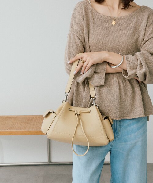 RIVE DROITE(リヴドロワ)の「予約【収納力抜群】2WAYサイドポケット巾着ショルダー(ショルダーバッグ・レディース・ホワイト/ベージュ/ブラウン・FREE)」の4枚目の写真