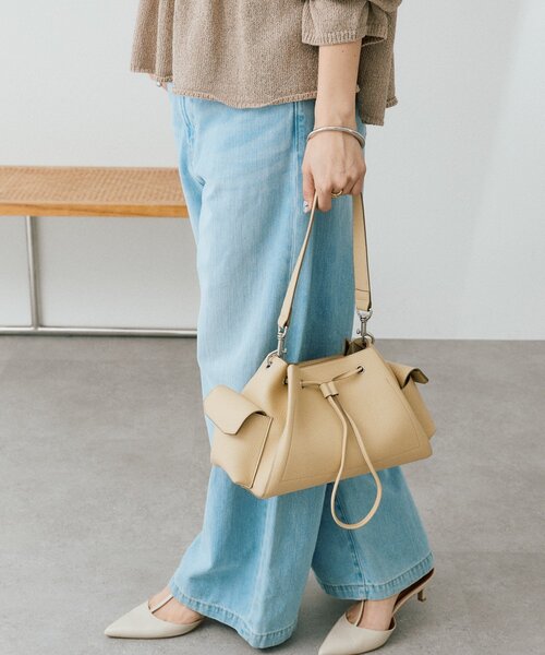 RIVE DROITE(リヴドロワ)の「予約【収納力抜群】2WAYサイドポケット巾着ショルダー(ショルダーバッグ・レディース・ホワイト/ベージュ/ブラウン・FREE)」の6枚目の写真