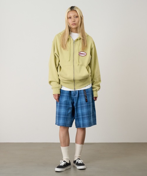 Gramicci（グラミチ）の「OVAL PATCH ZIP HOODED SWEATSHIRT｜オーバルパッチジップフーデッドスウェットシャツ（パーカー・メンズ・ライム/レッド/ヘザーグレー/ブラック・S/M/L/XL/XXL）」の6枚目の写真