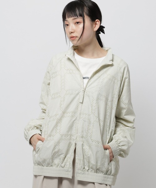 niko and...(ニコアンド)の「ナイロン刺繍レースブルゾン(ブルゾン・レディース・オフホワイト/ラベンダー/ブラック・FREE)」の15枚目の写真